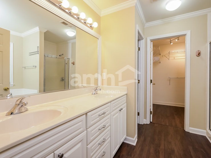 Building Photo - 349 Covington Dr