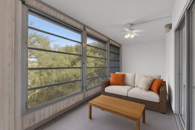 Building Photo - 1901 Bermuda Cir