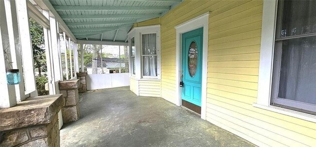 Building Photo - 1047 Ridge Ave