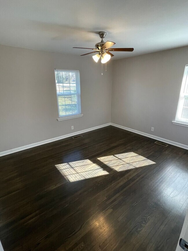 Building Photo - Renovated 1950's 3 Bedroom Home For Rent!
