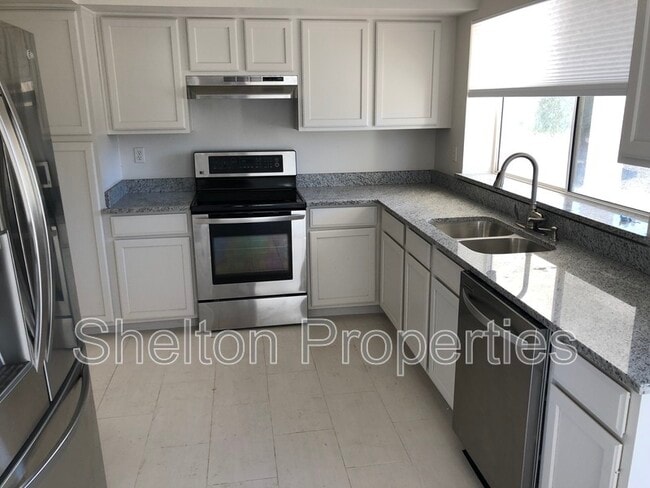 Building Photo - 14305 W Heritage Dr