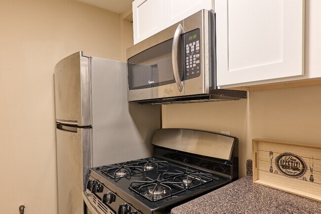 Building Photo - 198 Court St