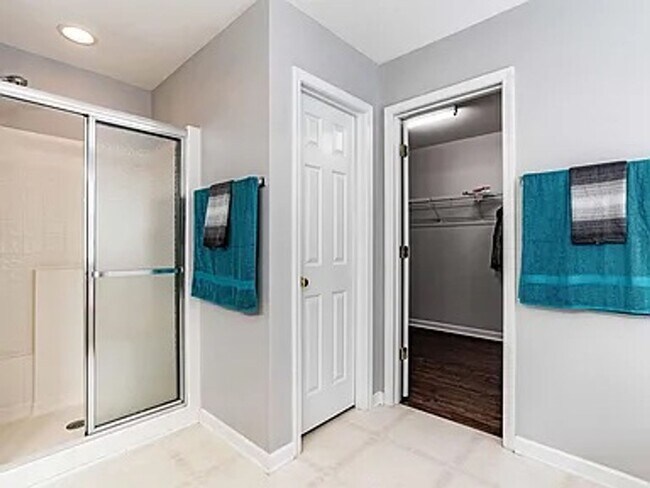 Building Photo - Stunning 4BD, 2.5BA Raleigh Home in the Prestigious Eagle Ridge Golf Community with Premier Ameni...