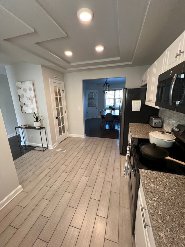 Building Photo - Beautiful 4 Bed 3 Bath Home for Rent! Great Location, Modern Updates!
