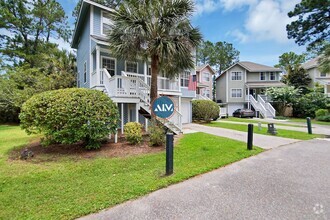 Building Photo - Beautifully Renovated Home in The Gatherin...