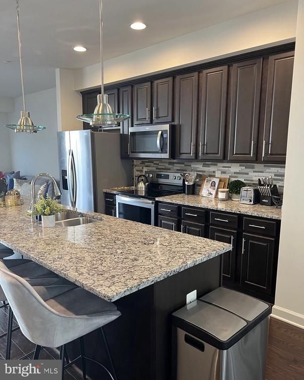 Building Photo - 7310 Wood Pond Cir