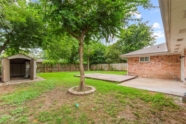 Building Photo - 8203 Braes River Dr