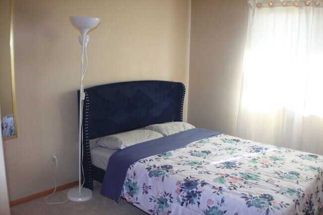 Building Photo - ***$500.00*** off June rent for signed lea...