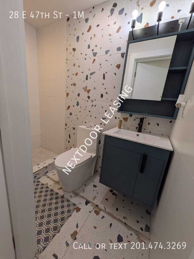 Building Photo - 28 E 47th St