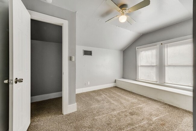 Building Photo - 432 N Denton St