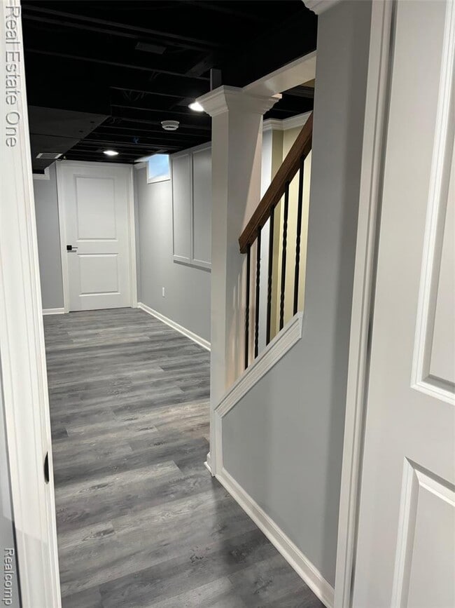 Building Photo - 290 Winry Dr