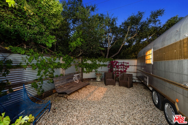 Building Photo - 272 N Topanga Canyon Blvd
