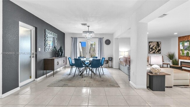 Building Photo - 1715 NE 40th St