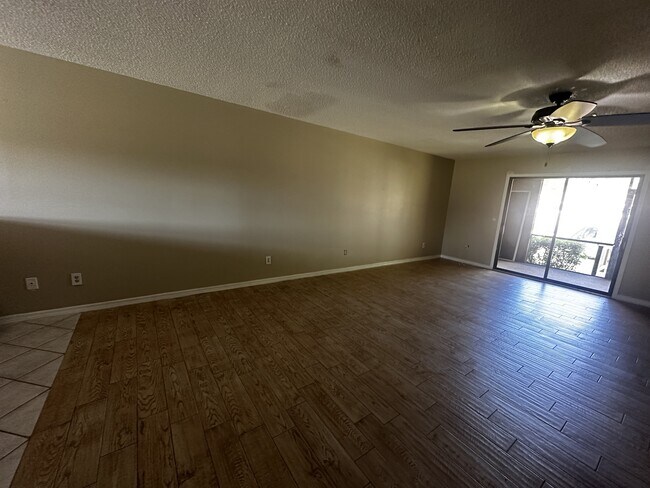 Building Photo - 11001 SE Sunset Harbor Rd