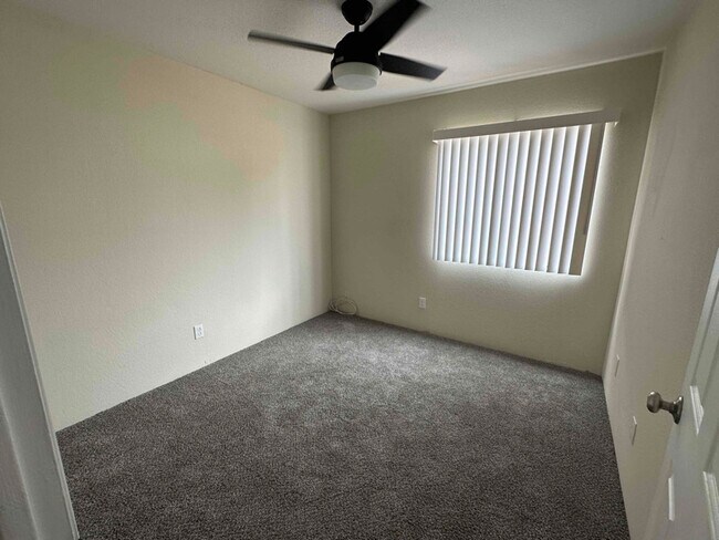 Building Photo - 2540 W Falbrook Way