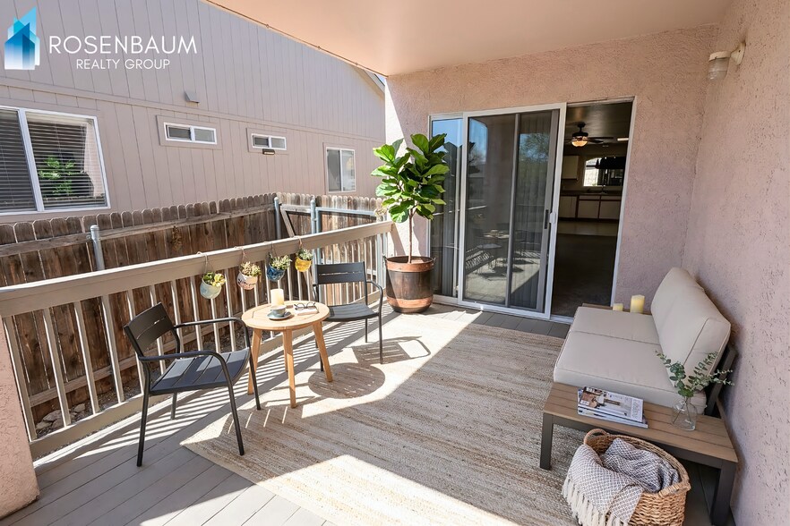 Building Photo - Beautiful 2-bedrooms, 2-baths duplex in Prescott Valley!