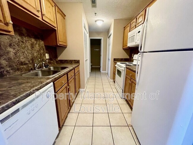 Building Photo - Mason Manor Apartments