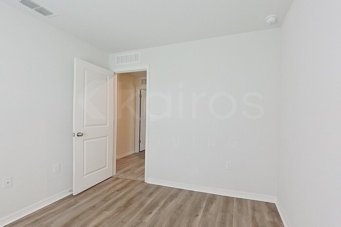 Building Photo - 27008 Anthony Ave