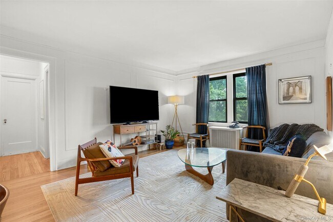 Building Photo - 412 Munro Ave