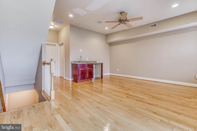 Building Photo - 1320 Race St