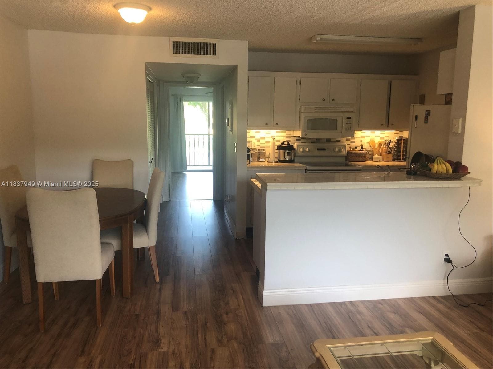 Building Photo - 1823 Meadows Cir W