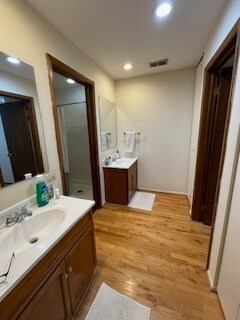 Building Photo - 3055 N Sheffield Ave