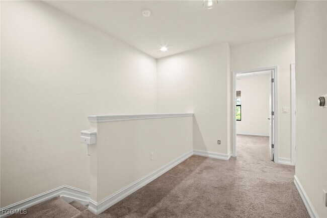 Building Photo - 15851 Portofino Springs Blvd