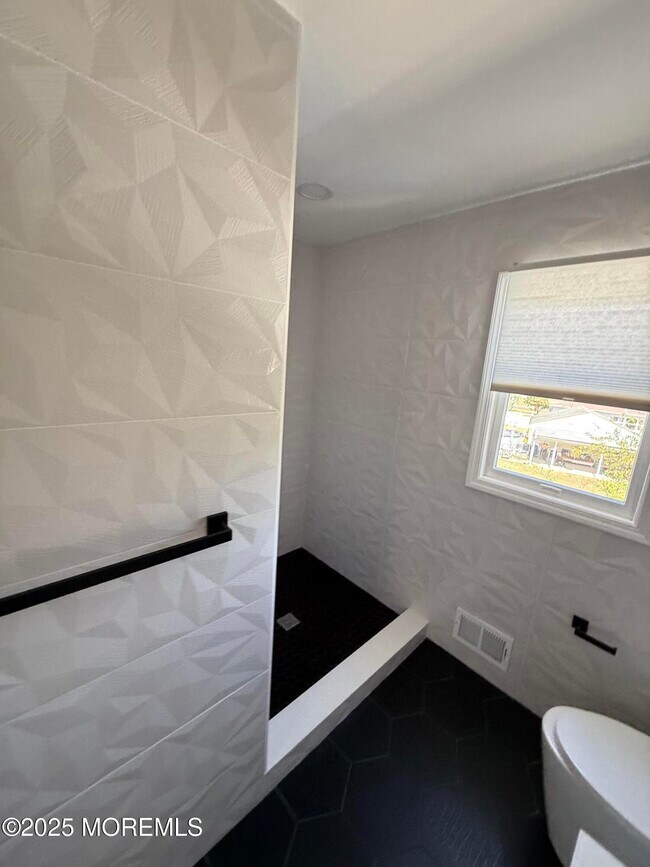 Building Photo - 445 Slocum Pl