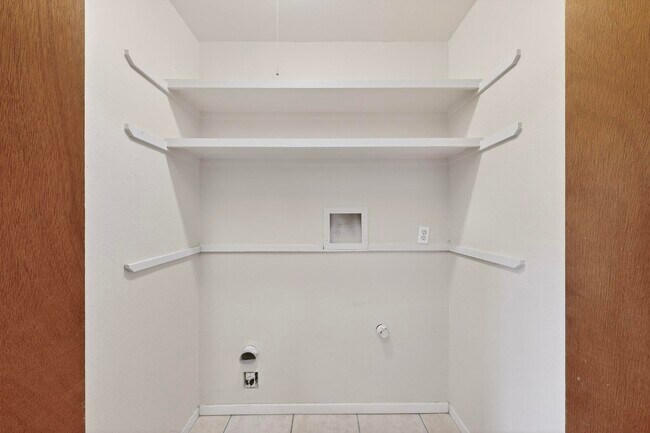 Building Photo - 222 Shannon Pl NW