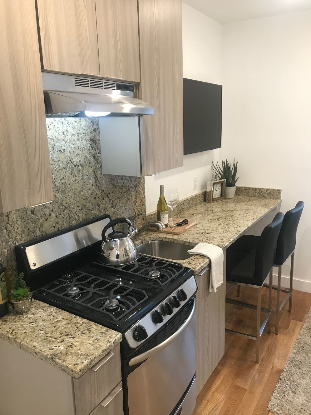 Building Photo - 21 5th St