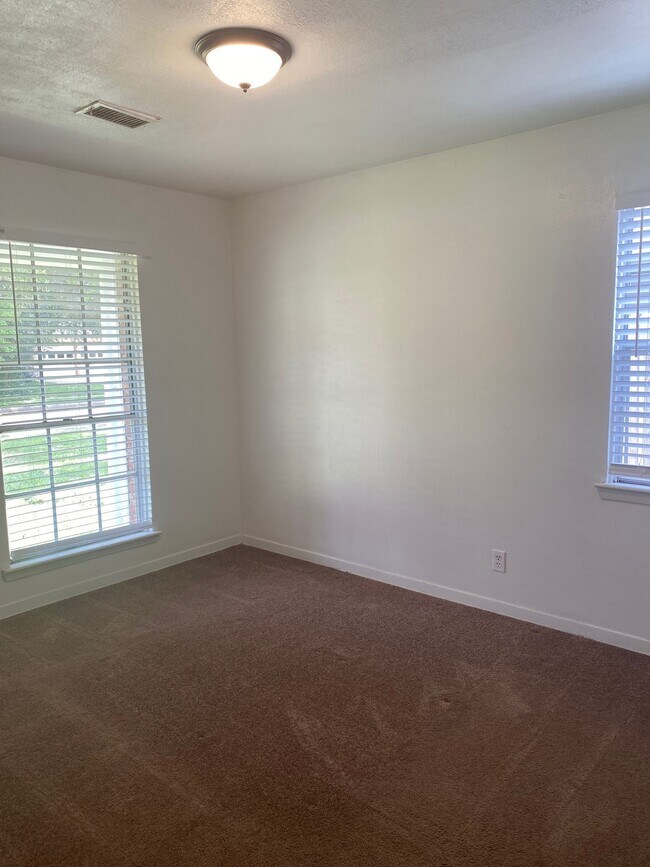 Building Photo - 7143 Triola Ln