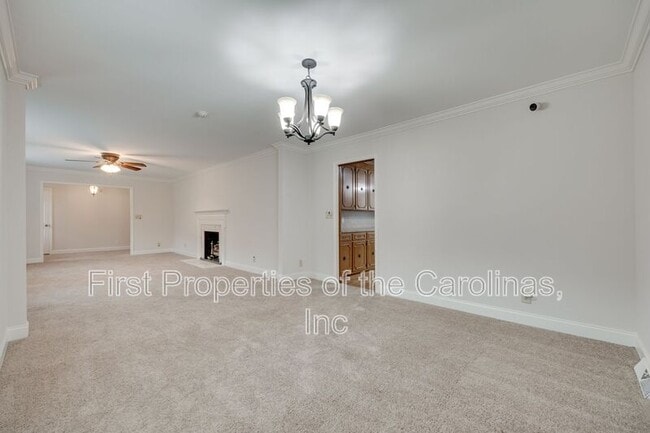 Building Photo - 1003 Chesterfield Ave