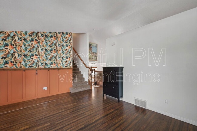 Building Photo - 307 Marion St