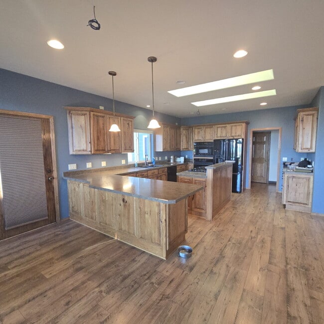 Building Photo - VIEWS!