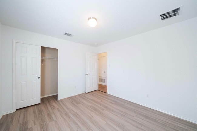 Building Photo - 1600 Big Thicket Dr