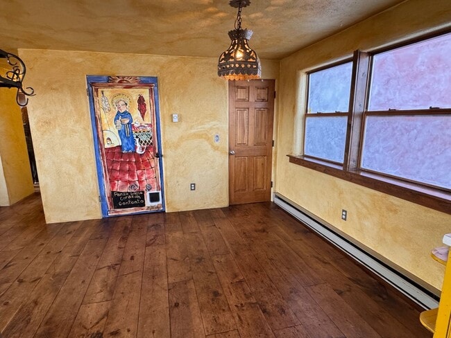 Building Photo - 2 Bedroom, 1 Bathroom Duplex in Santa Fe, NM