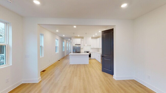 Building Photo - Beautiful 4 Bedroom House in East Nashville Home!