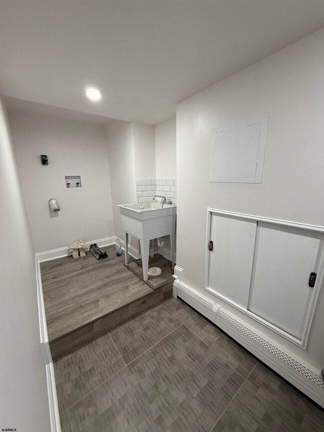 Building Photo - 102 S Raleigh Ave