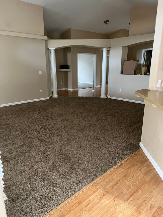 Building Photo - Golf Course home for rent, 1997 sqft, 3 be...