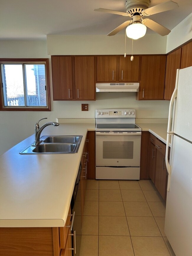 Building Photo - 626 Terry Ct