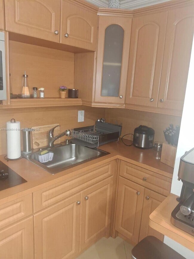 Building Photo - 17565 NW 67th Pl