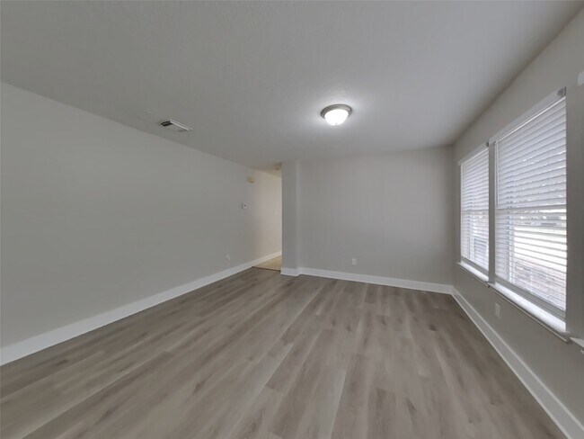 Building Photo - 18835 Atasca Oaks Dr