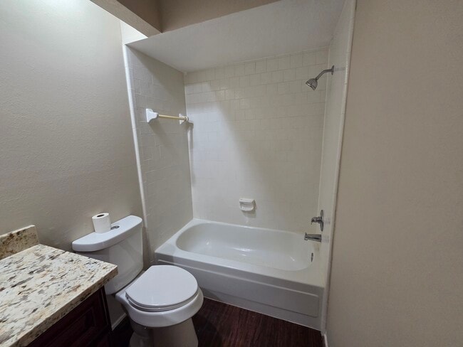 Building Photo - 8530 Lake Crystal Dr