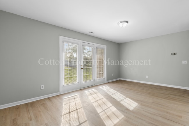 Building Photo - 406 N Dickerson St