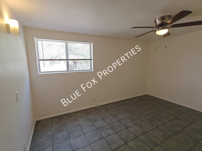 Building Photo - 275 E Norma Ln