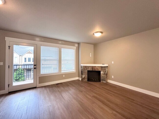 Building Photo - LUXURY TOWNHOUSE; 2 CAR GARAGE, BONUS ROOM...