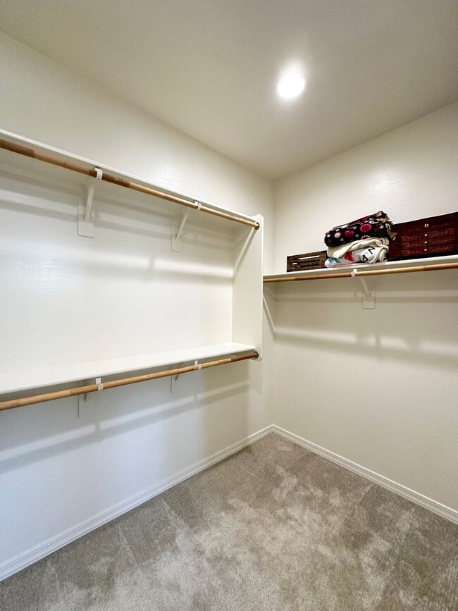Building Photo - BEAUTIFUL VERRADO 3 BEDROOM PLUS DEN WITH ...