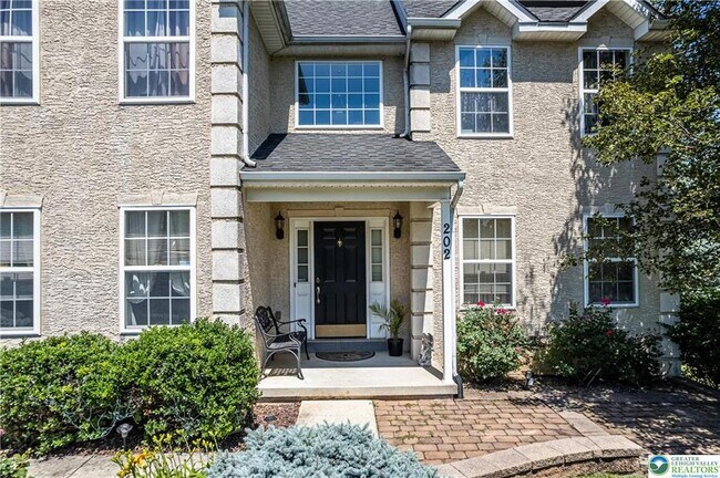 Building Photo - 202 McNair Cir