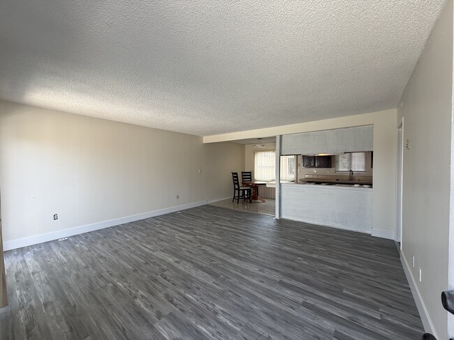 Living Room, View 2 - 1112 Opal St