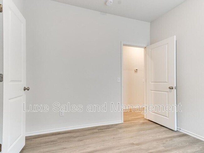Building Photo - 3801 Franks Wy